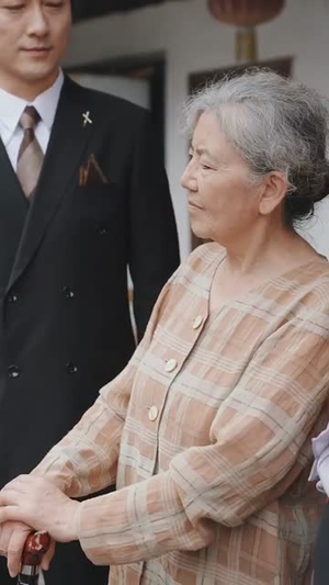 【男人五十一枝花(80集)】热门短剧全集免费畅享-第1张图片-热搜短剧最新分享 【男人五十一枝花(80集)】热门短剧全集免费畅享-第1张图片-热搜短剧最新分享