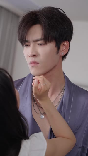 【偏执大佬总想独占我（79集）】免费短剧在线一睹全-第1张图片-热搜短剧最新分享