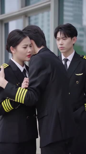 【青空之上卷恋风（45集）】短剧全集高清免费播-第1张图片-热搜短剧最新分享