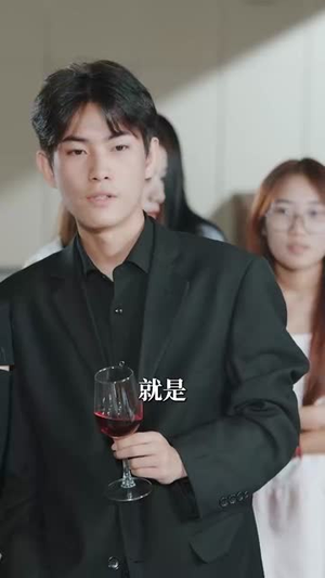 【老外来踢场我老妈一首国风飒爆全场(80集)】短剧免费全集高清来袭-第1张图片-热搜短剧最新分享 【老外来踢场我老妈一首国风飒爆全场(80集)】短剧免费全集高清来袭-第1张图片-热搜短剧最新分享