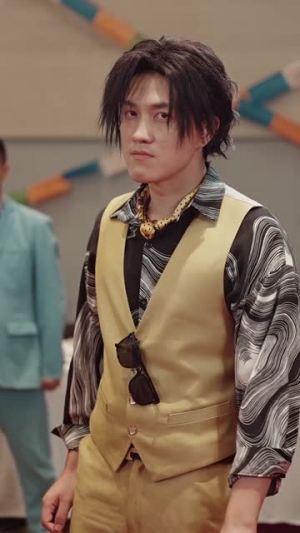 【我在人间摆地摊(65集)】高清短剧免费全集速看-第1张图片-热搜短剧最新分享 【我在人间摆地摊(65集)】高清短剧免费全集速看-第1张图片-热搜短剧最新分享