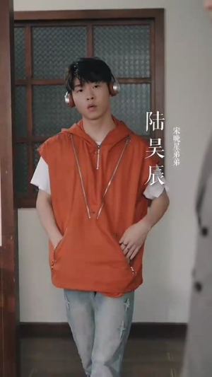 【穿越星河拥抱你（100集）】爆款短剧在线高清观看-第1张图片-热搜短剧最新分享