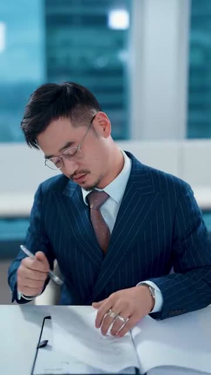 【中奖后，儿子和我断绝关系（30集）】短剧在线看全集无删减-第1张图片-热搜短剧最新分享