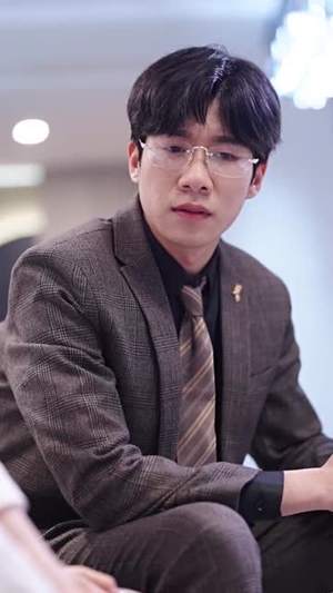 【不装了，姑爷摊牌了（82集）】超火短剧全集免费畅享-第1张图片-热搜短剧最新分享