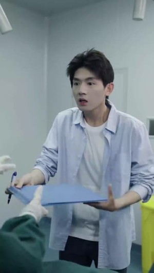 【刚被分手，校花产房叫我签字（25集）】精彩短剧全集在线速览-第1张图片-热搜短剧最新分享