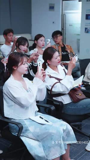 【傅影帝天天想官宣（94集）】在线看短剧完整版资源-第1张图片-热搜短剧最新分享