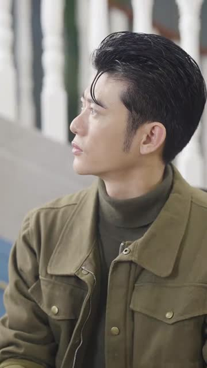 【蛰伏五年，下山即超神（88集）】全网热播短剧免费畅享-第1张图片-热搜短剧最新分享