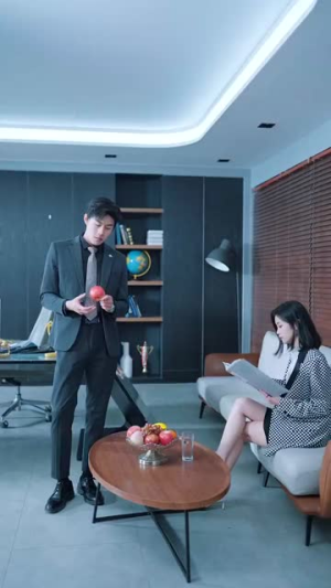 【她与鸢尾同绽（31集）】免费高清短剧在线畅享观看-第1张图片-热搜短剧最新分享