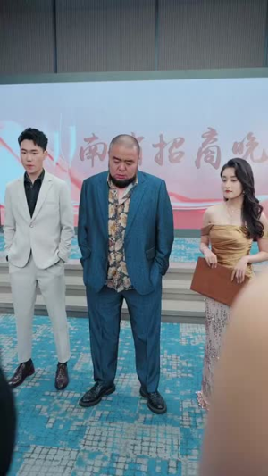 【白夜追凶之龙兄虎弟（80集）】爆款短剧在线免费观赏-第1张图片-热搜短剧最新分享