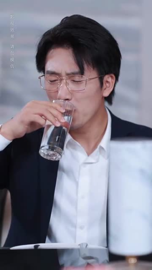 【开局落魄女孩华丽逆袭（70集）】短剧全集免费在线赏-第1张图片-热搜短剧最新分享