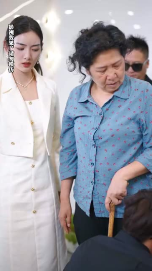 【她如月光碎向星夜（80集）】免费畅享短剧全集盛宴-第1张图片-热搜短剧最新分享