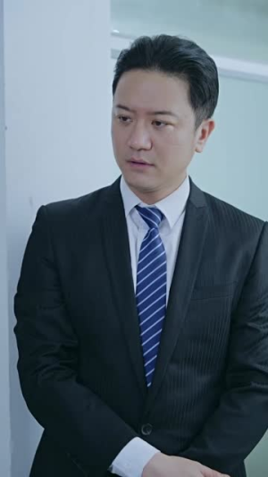 【糟了将军穿越到船厂搬砖了（38集）】精彩短剧在线高清观看-第1张图片-热搜短剧最新分享