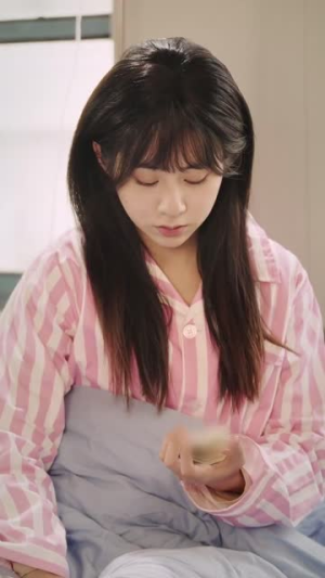 【穿成炮灰原配,我惊艳家属院(95集)】短剧全集免费在线赏玩-第1张图片-热搜短剧最新分享 【穿成炮灰原配,我惊艳家属院(95集)】短剧全集免费在线赏玩-第1张图片-热搜短剧最新分享