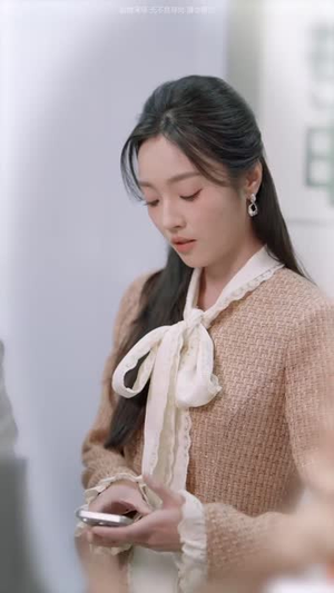 【教室里的第三只手（30集）】短剧全集高清免费观赏-第1张图片-热搜短剧最新分享