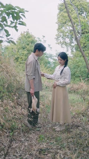 【穿成指挥官前妻后被全家团宠（76集）】热门短剧全集免费看-第1张图片-热搜短剧最新分享