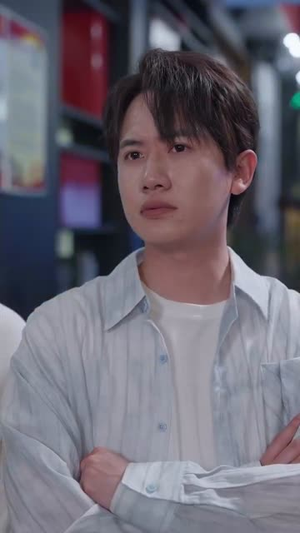 【网暴漩涡，世家天团齐出手（86集）】免费短剧完整版速看-第1张图片-热搜短剧最新分享