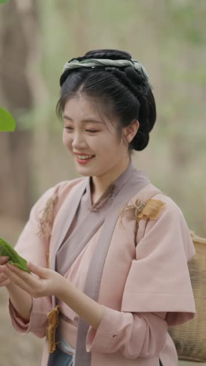 【灾荒年小农女有满仓鱼肉 (95集)】爆款短剧在线完整播放-第1张图片-热搜短剧最新分享