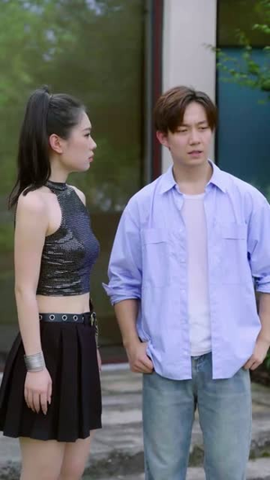 【龙隐芳邻房客小姐请自重 (76集)】超燃短剧全集免费畅享-第1张图片-热搜短剧最新分享