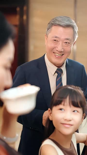 【萌宝告状农民工爹地是战神 (60集)】短剧免费全集高清在线-第1张图片-热搜短剧最新分享