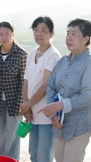 【说好赶海致富你却钓了美人鱼 (62集)】免费短剧在线完整看-第1张图片-热搜短剧最新分享