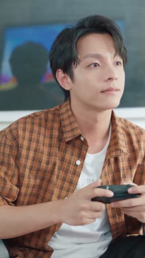 【萝莉来砸门爹地请接招（98集）】热门短剧在线高清播放-第1张图片-热搜短剧最新分享