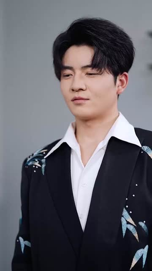 【绝美师尊让我下山找明星老婆（72集）】免费短剧全集高清观看-第1张图片-热搜短剧最新分享