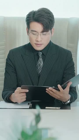 【原是明月归来（70集）】优质短剧免费在线追看-第1张图片-热搜短剧最新分享