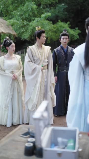 【穿回古代开诊所系统助我救苍生（80集）】精彩短剧在线高清观看-第1张图片-热搜短剧最新分享