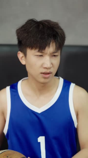 【离谱你让小孩哥给大学生上课（81集）】热门短剧完整版在线赏-第1张图片-热搜短剧最新分享