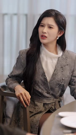 【让你当挡箭牌，你真把老板娶了（61集）】精彩短剧在线高清观看-第1张图片-热搜短剧最新分享